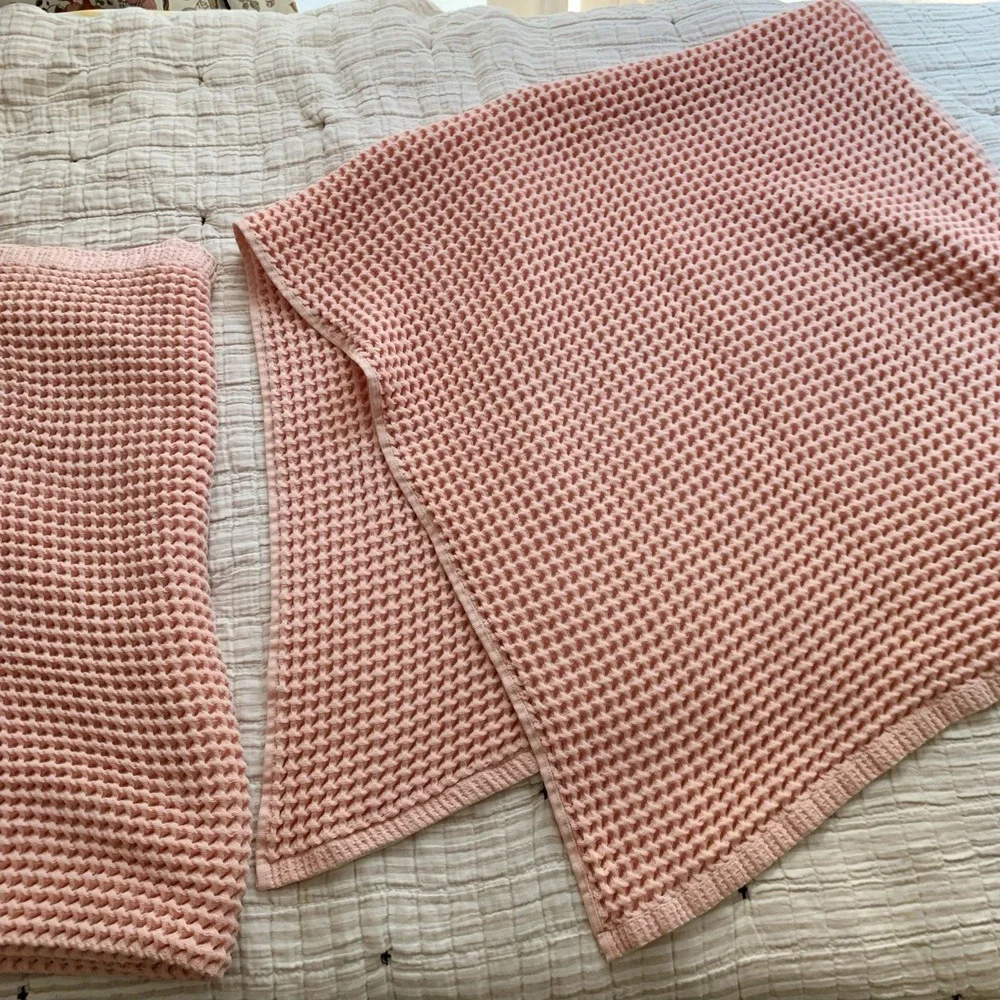 Lot 4 Casaluna Waffle 2 Bath Towels and 2 Hand Towels